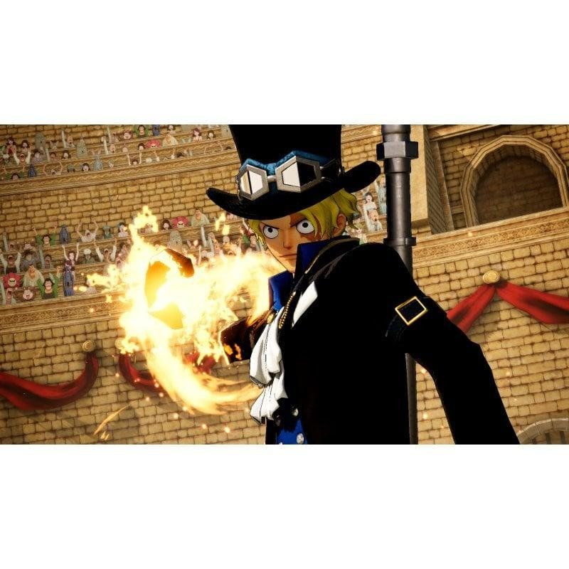 Capa do jogo One Piece Pirate Warriors 4 para PS5 com personagem loiro de cartola e óculos, traje preto e chama intensa na mão em arena medieval