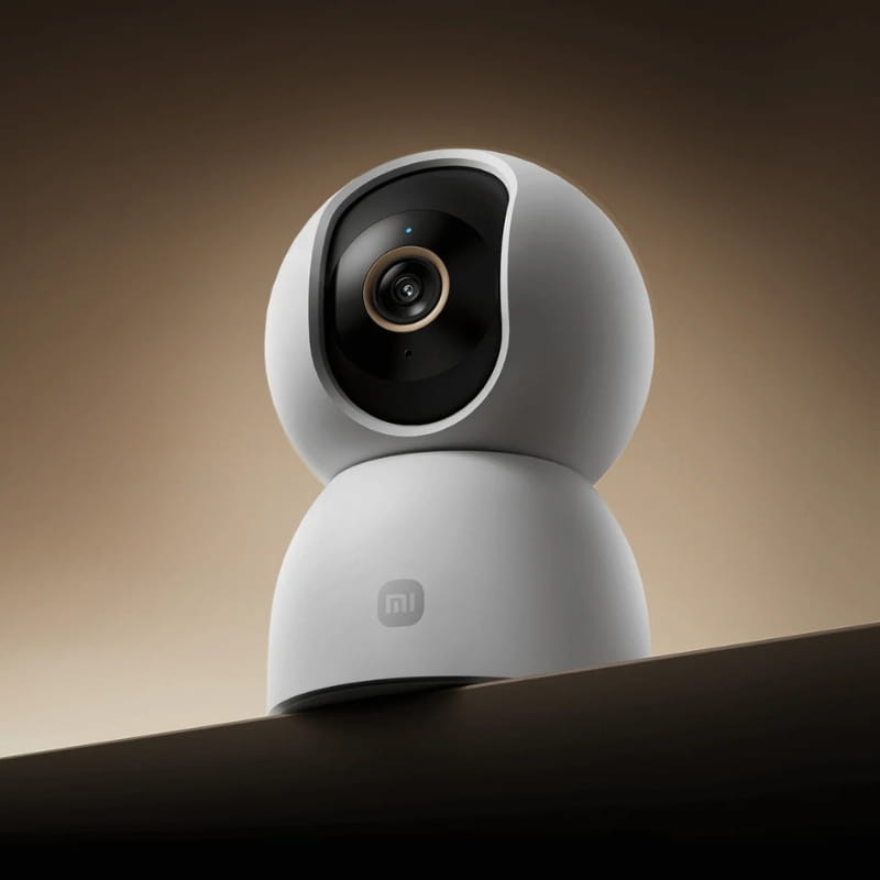 Cámara domo blanca Xiaomi Smart Camera C500 6MP 3,5K con lente central, cuerpo esférico de dos piezas, base estable y acabado mate, diseño moderno WiFi 6