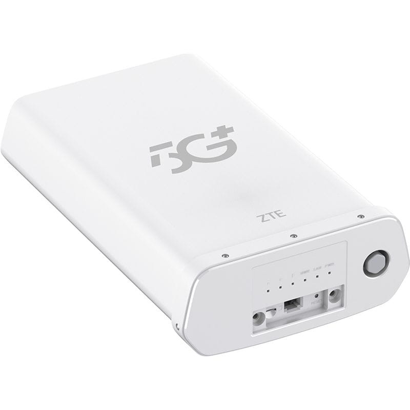 ZTE MC889A Pro ODU 5G Wi‑Fi 6, unidad exterior blanca con carcasa robusta, logo 5G, panel frontal con puertos Ethernet y botón, diseño rectangular compacto