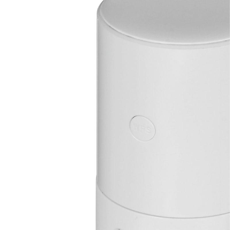 ZTE MF18A WiFi router cilíndrico blanco, diseño minimalista con botón WPS lateral, bordes redondeados, compatible 2,4 GHz y 5 GHz