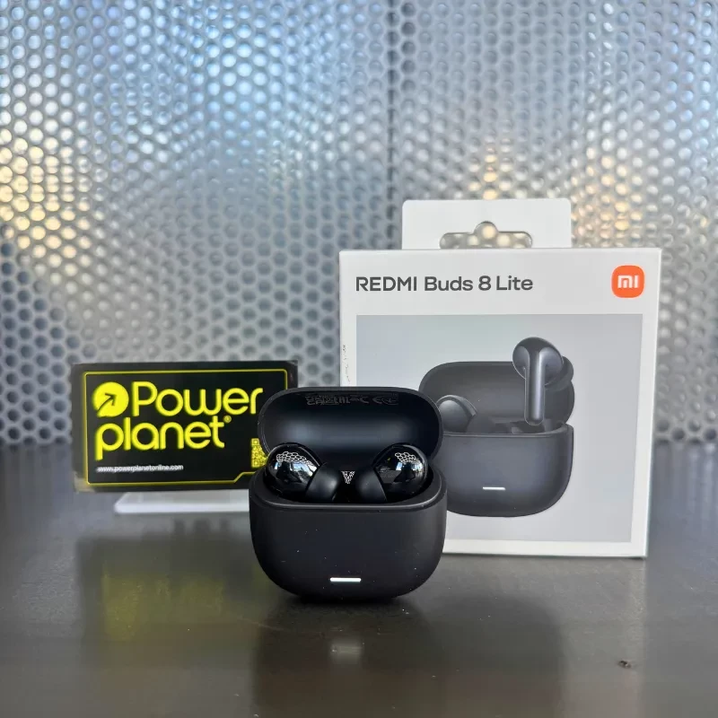 Xiaomi Redmi Buds 8 Lite Negro con estuche compacto mate, auriculares in-ear brillantes, diseño minimalista y caja del producto visible al fondo