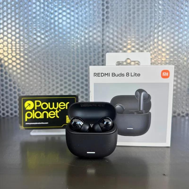 Xiaomi Redmi Buds 8 Lite Negro con estuche compacto mate, auriculares in-ear brillantes, diseño minimalista y caja del producto visible al fondo
