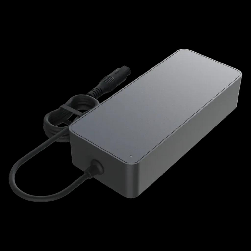 Carregador retangular cinza escuro com cabo destacável e conector cilíndrico; design compacto e minimalista para Xiaomi Electric Scooter Fast Charger 2 268W