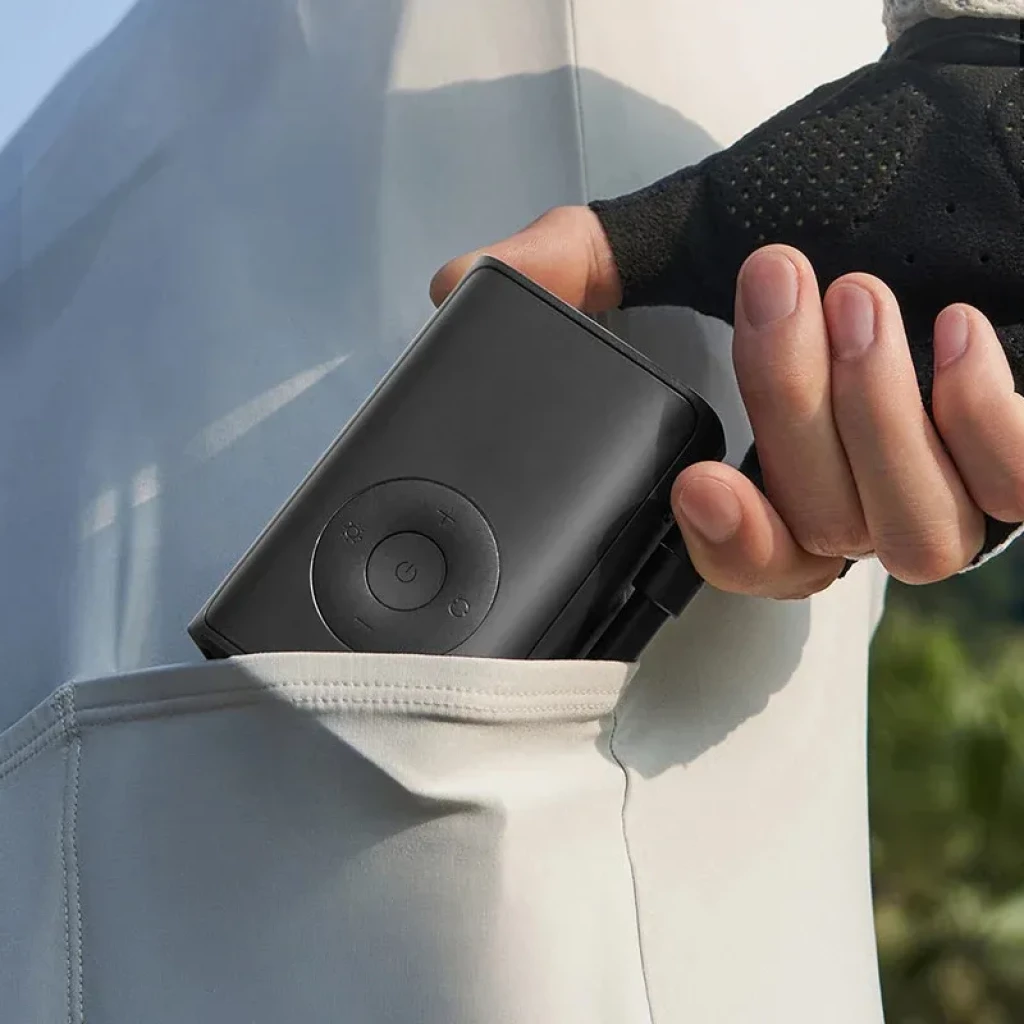 Mijia Compact Portable Electric Air Compressor con linterna, batería 2000 mAh, diseño negro de bolsillo, botones frontales y manguera plegable