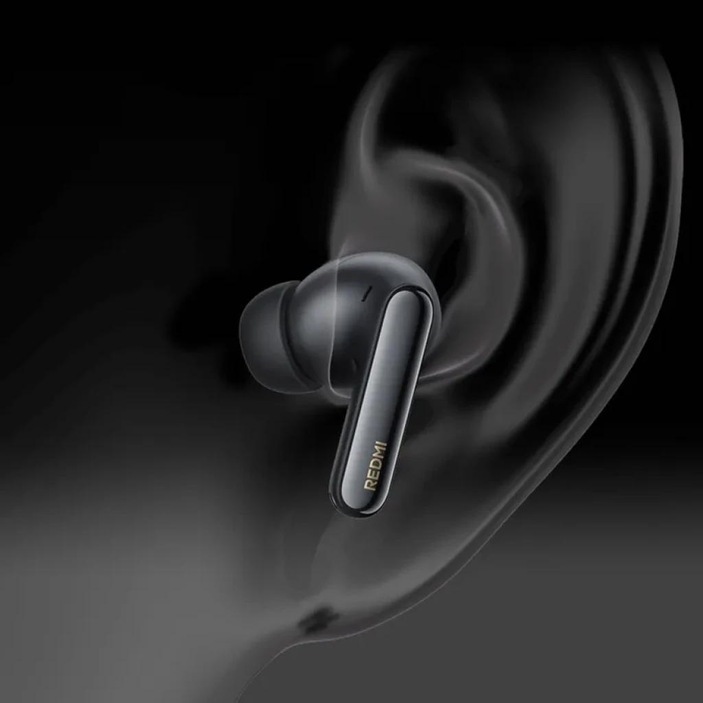 Xiaomi Redmi Buds 8 Pro ANC Negro en oído: auricular in-ear negro con almohadilla de silicona, vástago estilizado y logo Redmi en dorado, diseño ergonómico