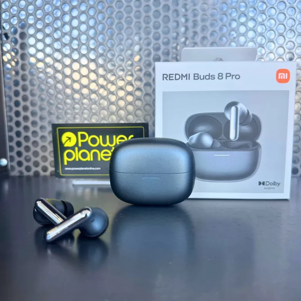 Xiaomi Redmi Buds 8 Pro ANC Negro con estuche mate y auriculares in-ear negros con vástagos metálicos, diseño compacto y acabado premium en caja de venta