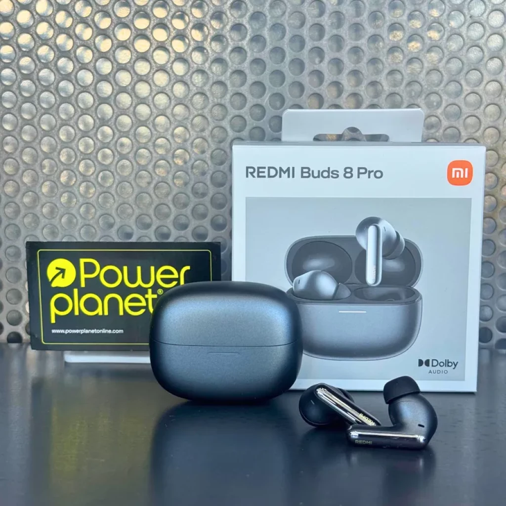 Xiaomi Redmi Buds 8 Pro ANC Negro con estuche mate y auriculares in-ear negros con vástago metálico; caja del producto y logotipo Dolby Audio visibles.