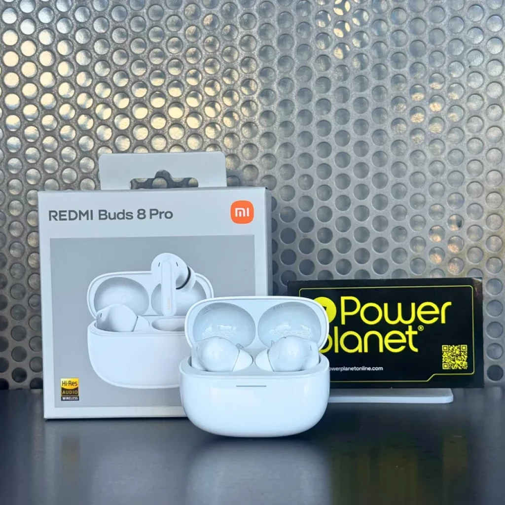 Xiaomi Redmi Buds 8 Pro ANC Blanco con estuche brillante, dos auriculares intrauditivos, LED frontal y caja original visible junto a tarjeta PowerPlanet