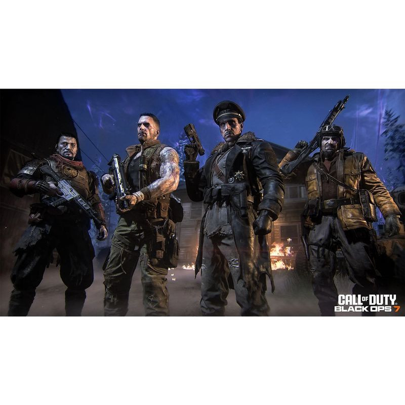Arte oficial de Call of Duty Black Ops 7 com quatro soldados armados em cenário urbano noturno, fogo ao fundo e atmosfera tensa de combate