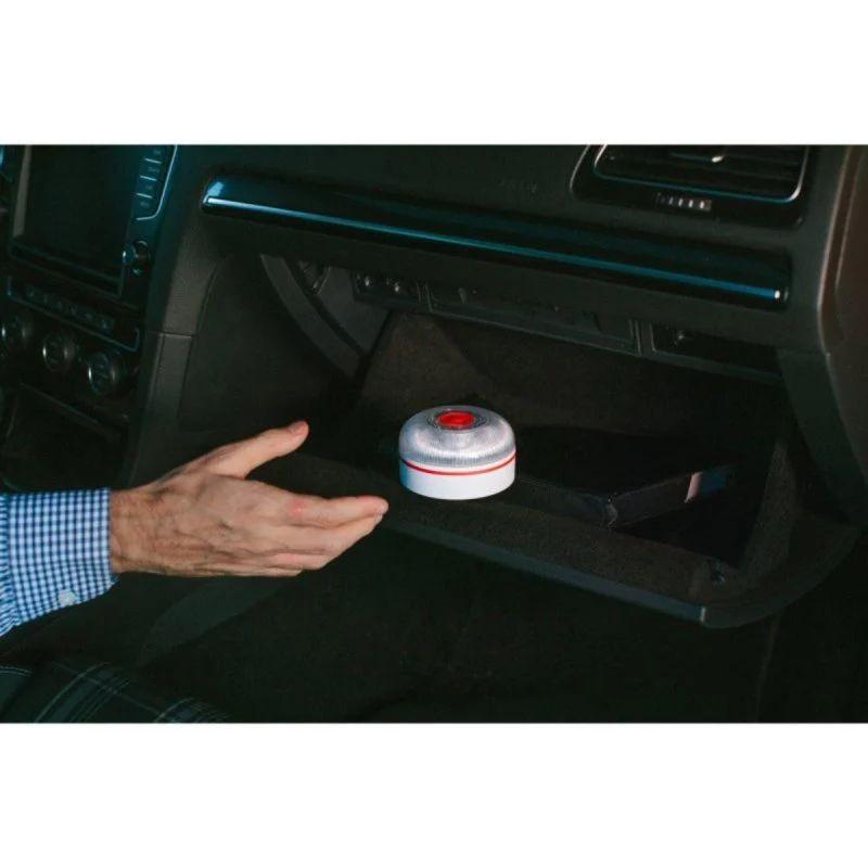 Help Flash IOT Plus branca, baliza de emergência compacta com luz LED 150 candelas, botão vermelho no topo e base magnética, ideal para porta-luvas do carro