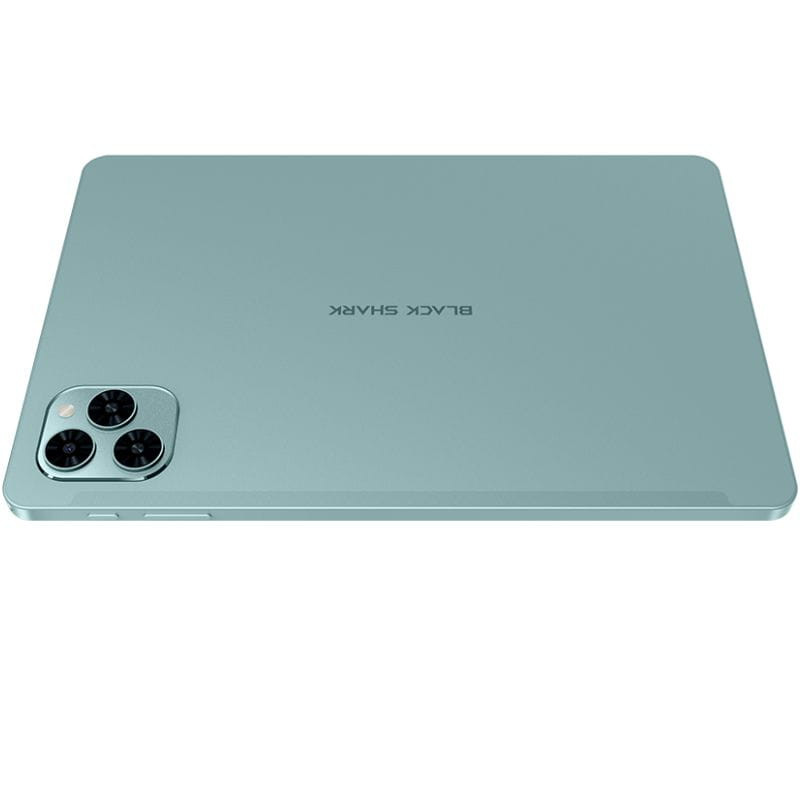 Tablet Black Shark Pad SE 10.1 azul con cuerpo metálico, esquinas redondeadas y módulo trasero de triple cámara en marco cuadrado; diseño delgado y elegante