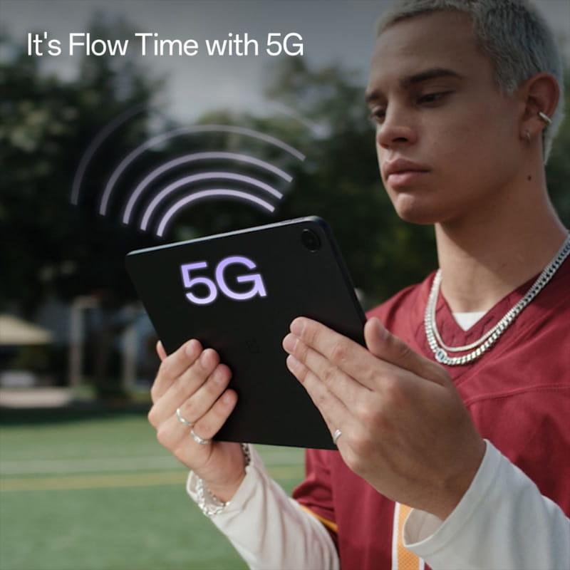 Oneplus Pad Go 2 12,1 pulgadas negro con carcasa trasera lisa, cámara trasera en esquina superior derecha y logo central; diseño minimalista y elegante