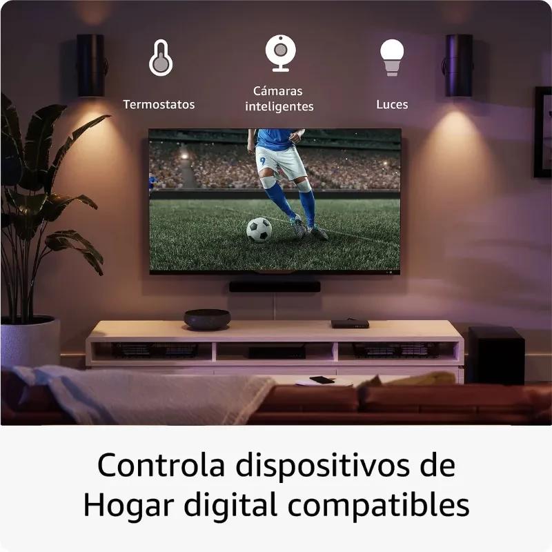 Amazon Fire TV Stick 4K Plus con interfaz en TV, muestra control de termostatos, cámaras y luces; compatible con WiFi 6 y mando por voz Alexa en sala moderna