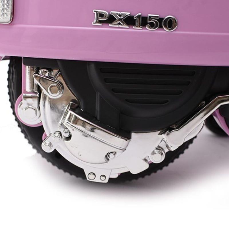 Vespa PX150 12V Rosa para crianças com detalhe do motor e rodas; carenagem rosa, acabamentos cromados e emblema PX150 em destaque