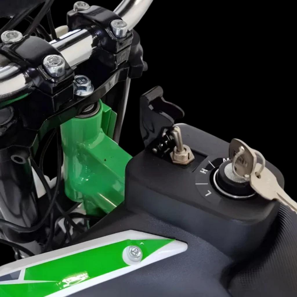 Moto de Cross 36V Verde - Moto eléctrica para niños con tablero de llave, selector de velocidad H-M-L, manillar metálico robusto y detalles gráficos verdes