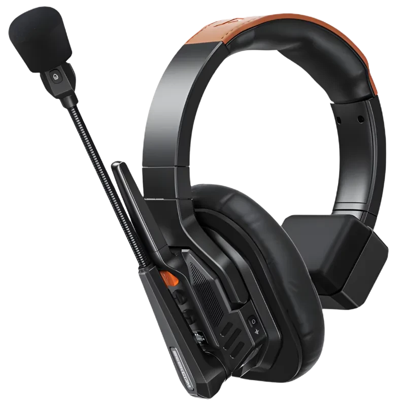 Auricular profesional con micrófono boom desmontable, diadema acolchada y detalles naranjas; diseño cerrado, almohadillas gruesas y controles laterales