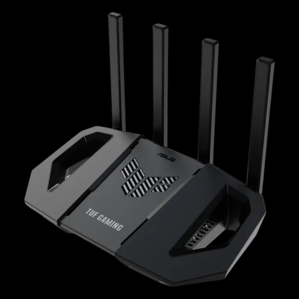 Routeur ASUS TUF Gaming BE3600 WiFi 7 avec design noir angulaire, quatre antennes hautes, grilles latérales et finition robuste axée sur le gaming