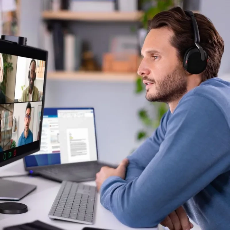 Casque Jabra Evolve2 65 Flex MS Stereo USB-C noir, arceau rembourré, oreillettes supra-auriculaires pliables, micro intégré, base de chargement élégante