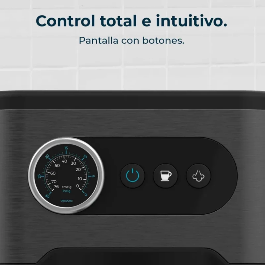 Panel frontal en acero cepillado con manómetro PressurePro y botones retroiluminados de encendido, café y vapor para control preciso en la Cecotec Power