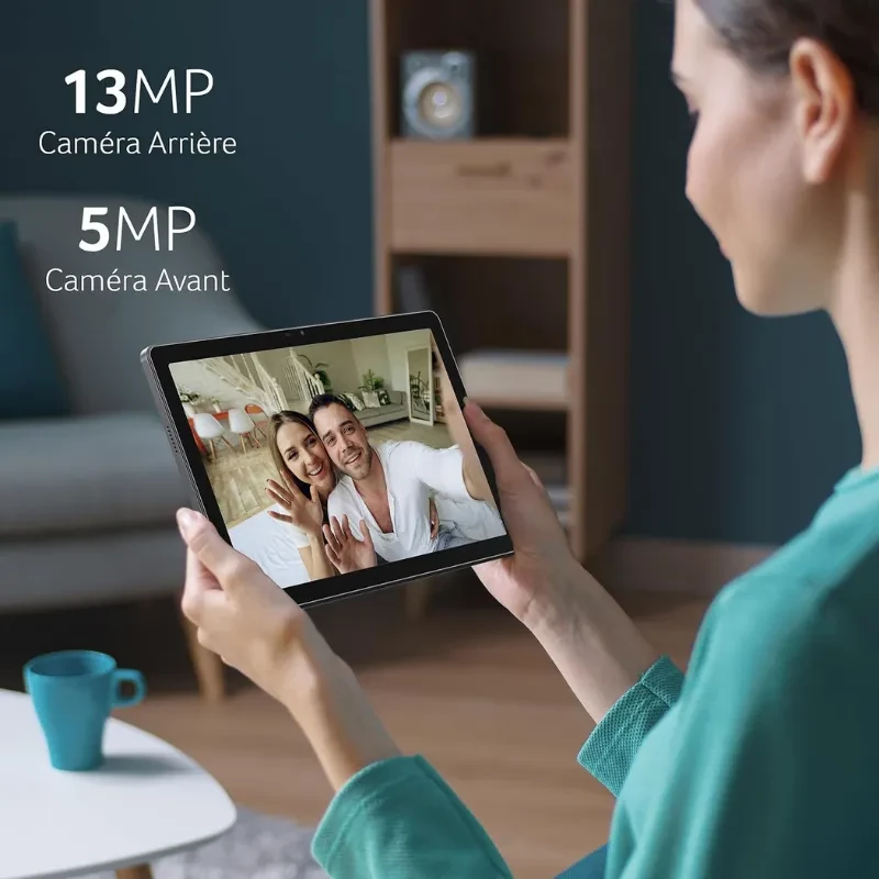 Imagen promocional de la función de videollamadas de la Iconia Tab P11 con cámara trasera de 13 MP y frontal de 5 MP