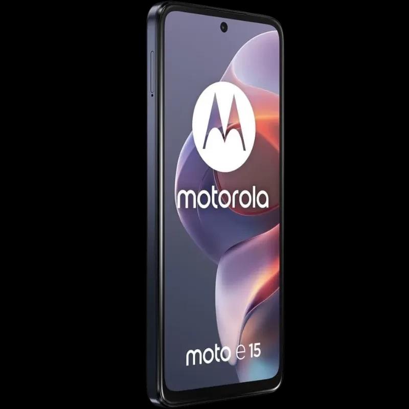 Motorola Moto E15 2GB/64GB Azul Denim com tela quase sem bordas, furo central para câmera frontal e corpo fino em azul escuro brilhante