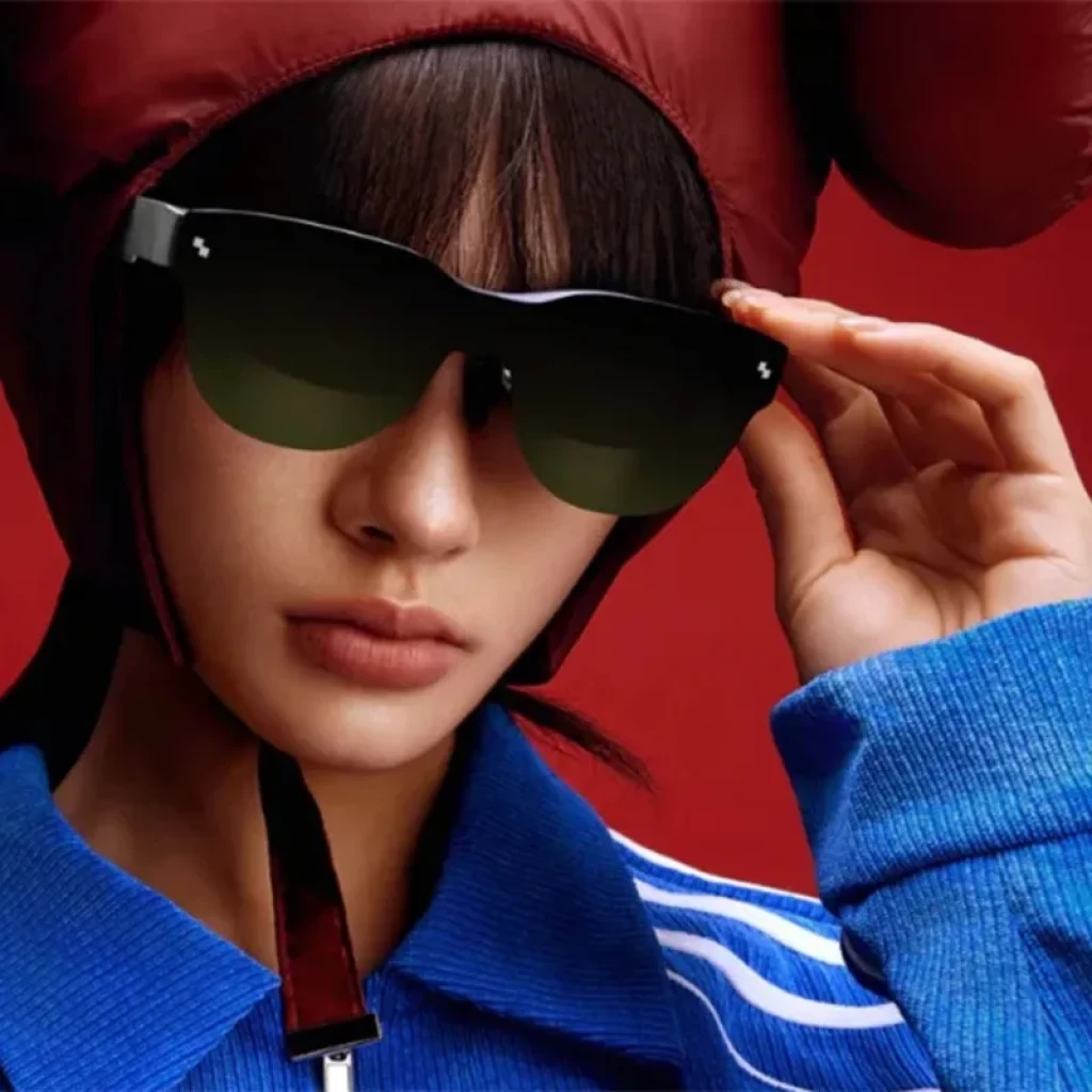 Lunettes AR RayNeo Air 3s au design noir brillant, verres FHD 120 Hz, monture élégante, branches fines, style moderne et léger pour immersion visuelle