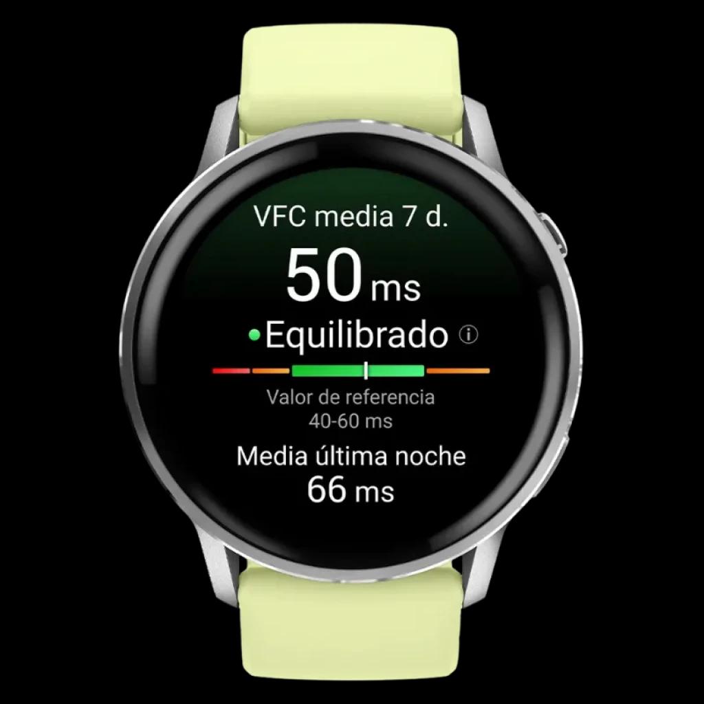 Reloj inteligente Garmin Venu 4 de 45 mm en plata con correa de silicona amarilla, pantalla circular AMOLED negra con métricas de VFC y bordes metálicos