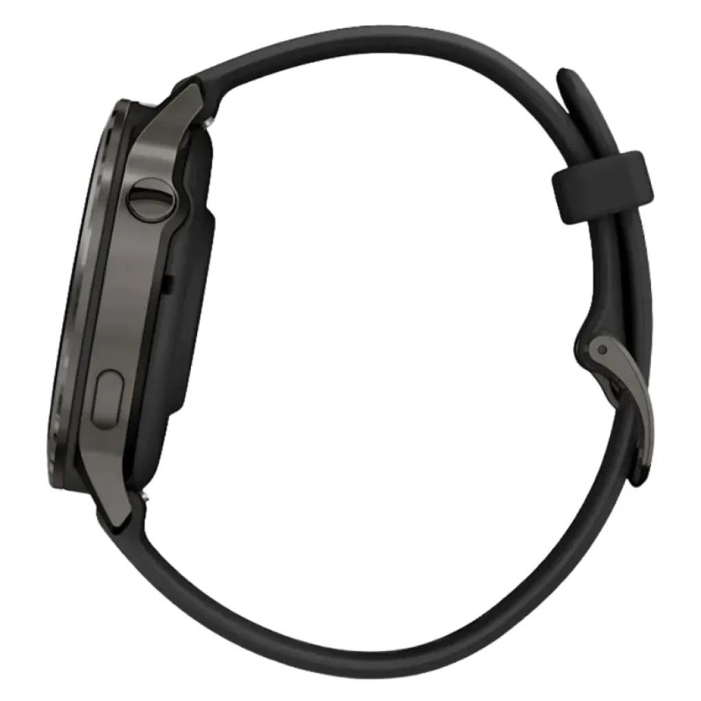 Garmin Venu 4 41 mm en negro con correa de silicona negra, caja redonda y botones laterales; diseño delgado y deportivo, ideal para monitoreo cardíaco