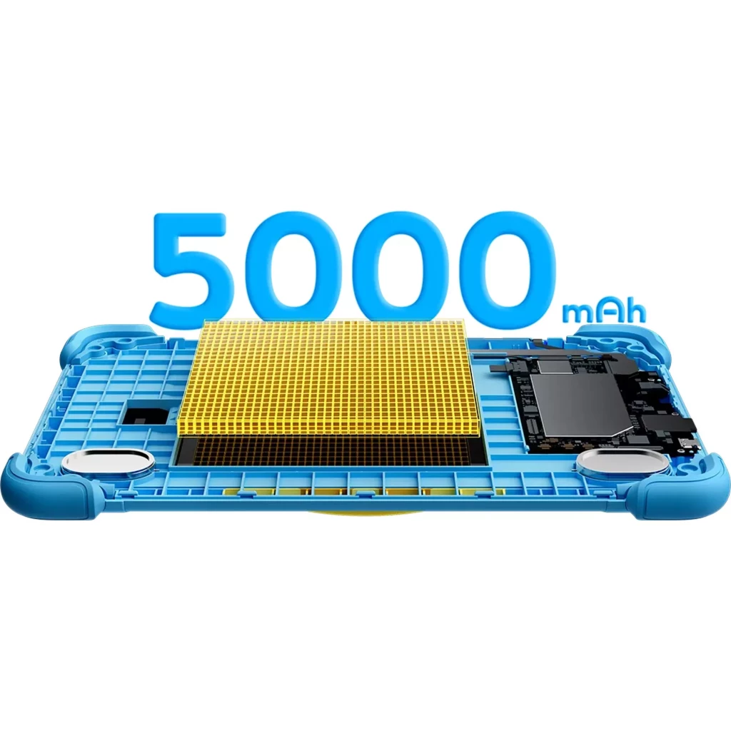 Batería de 5000 mAh destacada en interior de tablet infantil azul con chasis reforzado, esquinas protegidas y componentes internos visibles