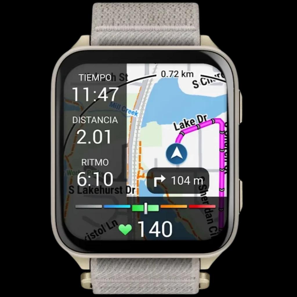 Garmin Venu X1 con caja de titanio dorada, pantalla a color con mapa y métricas en vivo, correa de nailon ComfortFit gris, diseño rectangular elegante