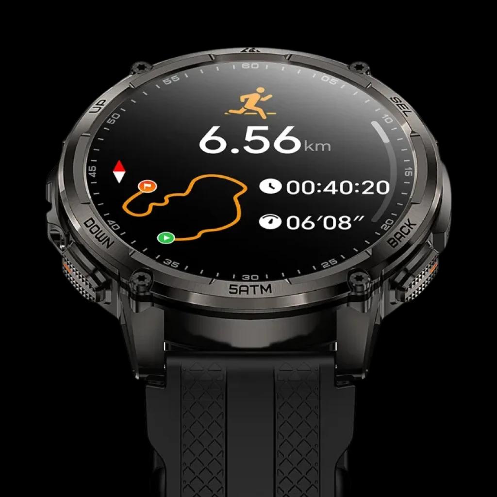Kospet Tank T4C preto com bracelete preta, ecrã AMOLED 1,5 pol, mostrador circular com métricas de corrida, moldura robusta 5 ATM e botões laterais