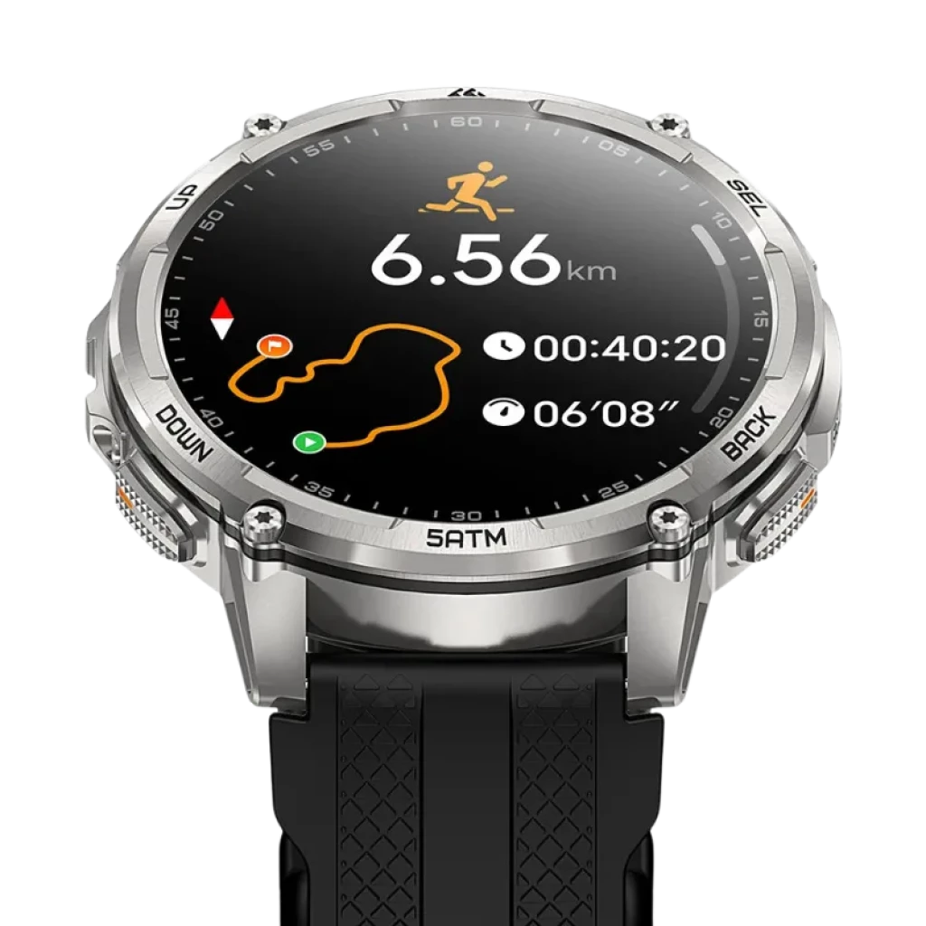 Relógio Kospet Tank T4C prateado com bracelete preta, moldura robusta com rota de corrida, métricas de tempo e ritmo, resistência 5 ATM