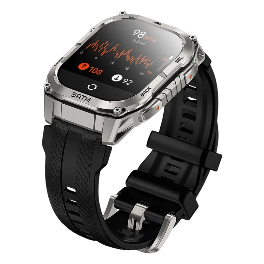 Vista a 45 graus do Kospet Tank M4C Prata com pulseira preta, caixa metálica robusta, ecrã AMOLED 1,96 com bordas curvas