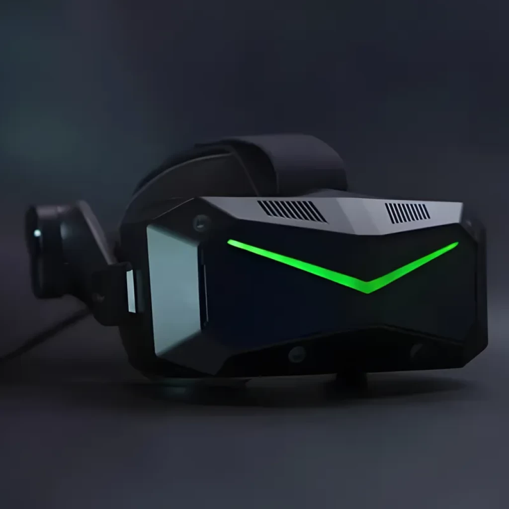 Pimax Crystal Super com frente preta angular e faixa verde em V, chassi robusto, ventilação superior e alça acolchoada; visor VR 4K por olho, 50 PPD