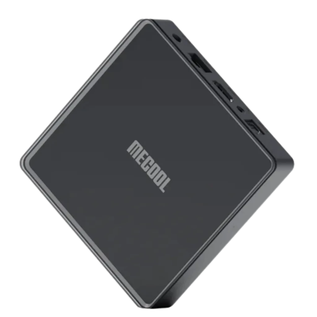 MECOOL MEon1 GTV 4K compacto em preto fosco, design quadrado inclinado, bordas chanfradas, portas USB e HDMI laterais, logo MECOOL centralizado