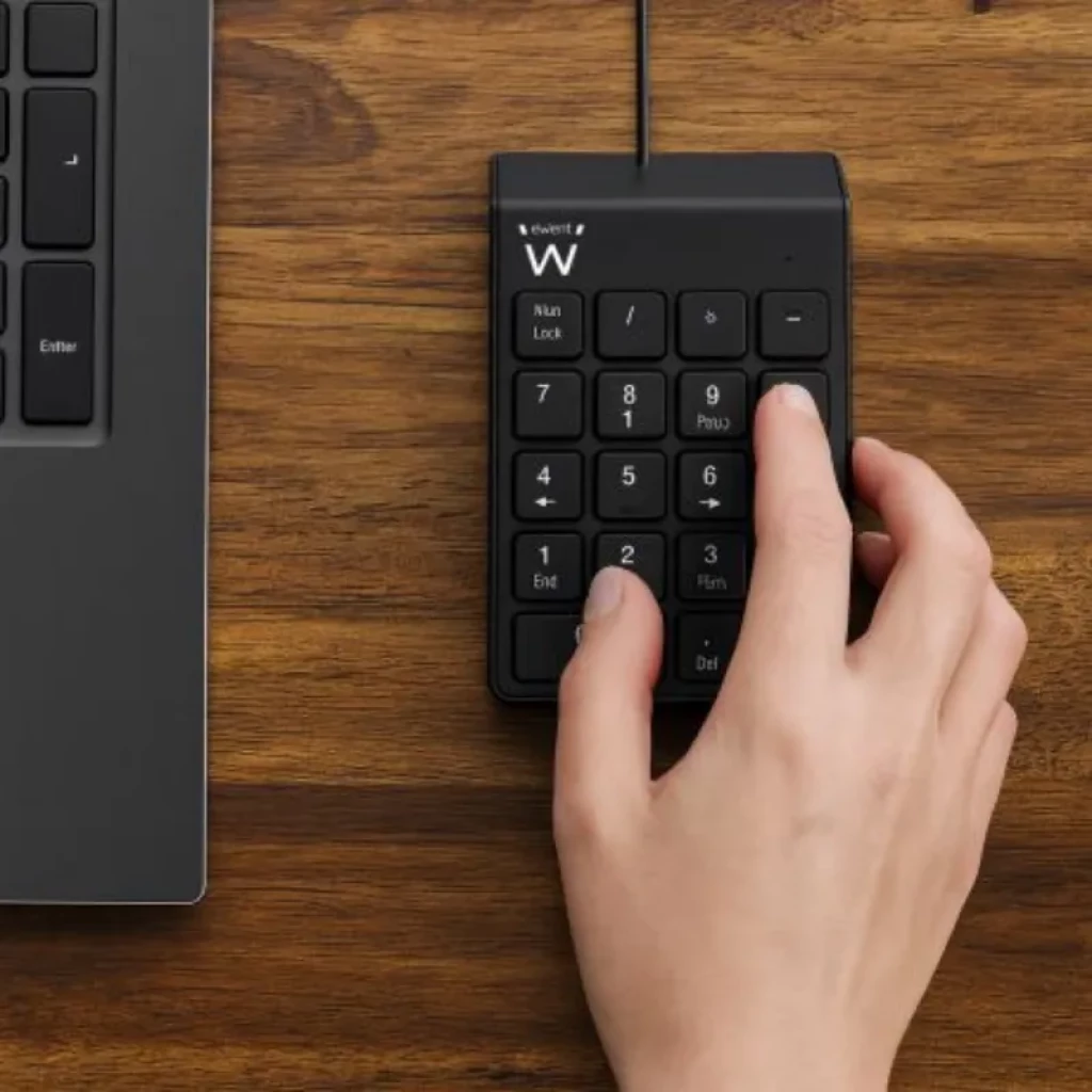 Ewent - Teclado Numérico USB compacto con 19 teclas, diseño negro, cableado, indicador LED y teclas grandes; ideal para entrada rápida de números en