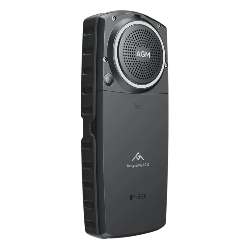 AGM M6 con carcasa robusta negra, altavoz trasero de 3,5W tipo rejilla, bordes texturizados antideslizantes y certificación IP68 resistente