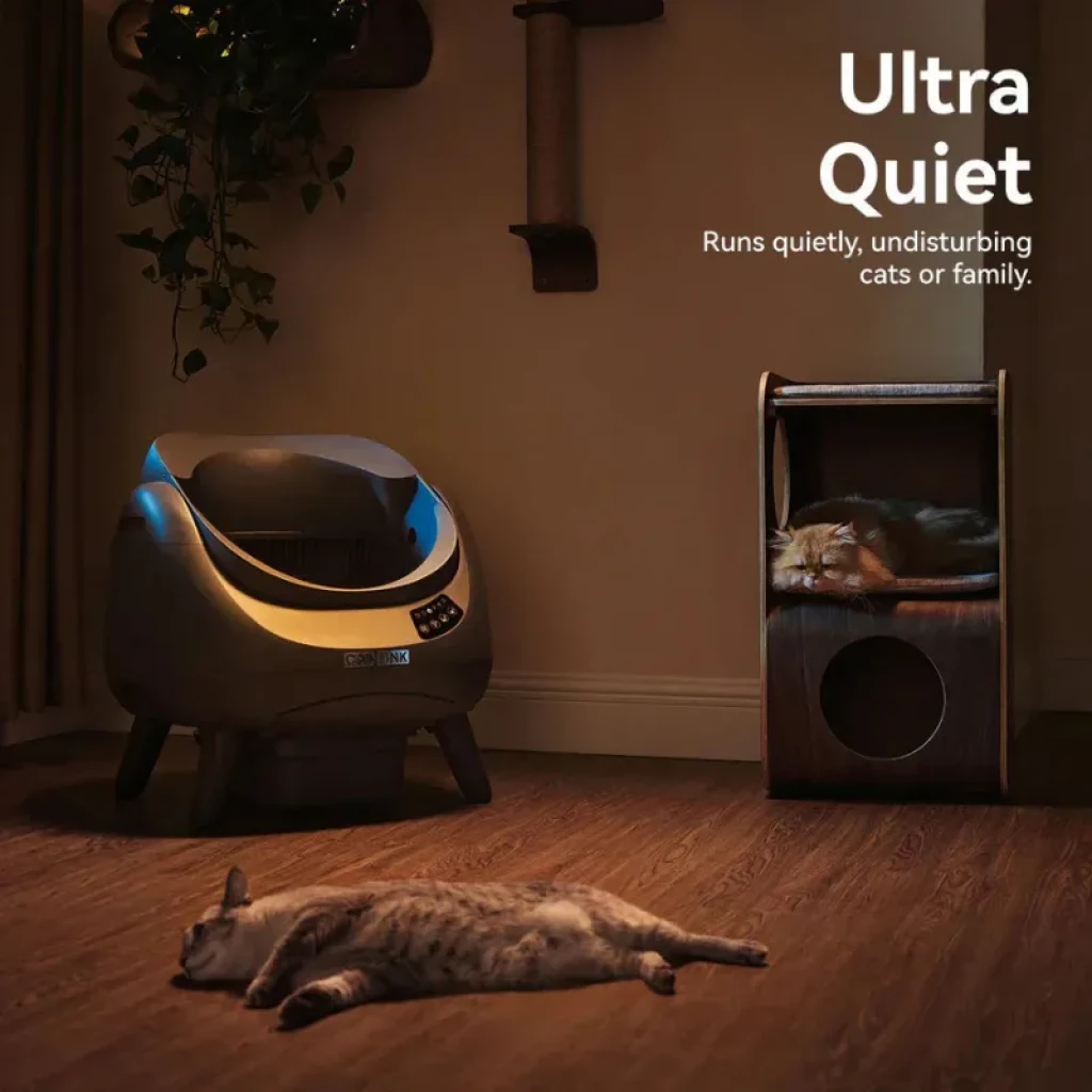 Arenero autolimpiable blanco con tapa abierta y panel digital, diseño moderno y compacto, funcionamiento silencioso ideal para el hogar con gatos