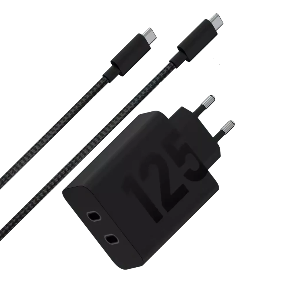 Chargeur Motorola TurboPower 125 W noir avec deux ports USB-C et câble tressé USB-C vers USB-C, design compact et prises européennes