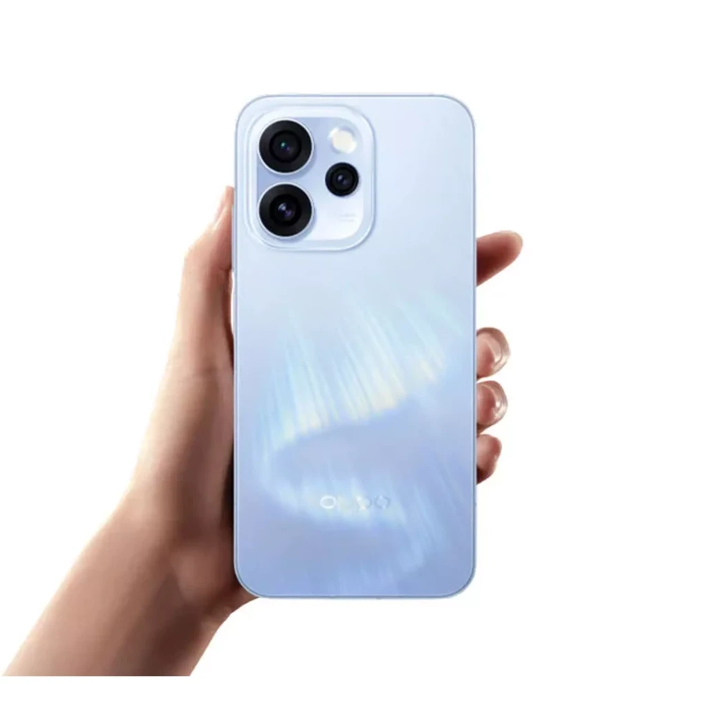 Oppo Reno15 Pro 5G azul con acabado nacarado, módulo triple de cámaras traseras grandes y bordes redondeados, diseño delgado sostenido en mano
