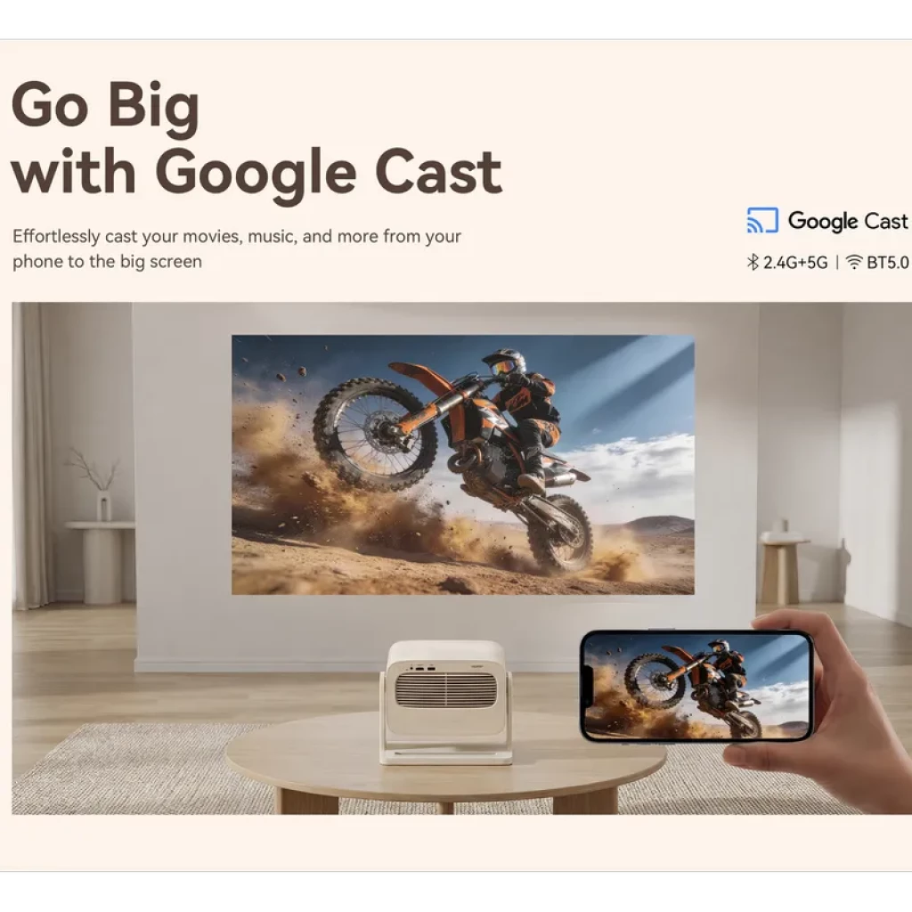 Proyector portátil Wanbo Vali 1 Pro proyectando motocross en pared; integra Google TV, Google Cast, conectividad 2.4G+5G y BT5.0, diseño compacto beige