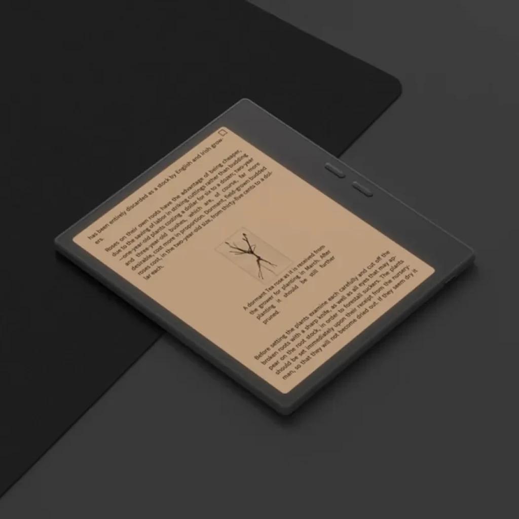 Tablette ePaper noire 7 pouces avec écran Carta 1300 ambré, cadre fin, deux boutons latéraux, affichage texte net; Android 13, 64 Go de stockage