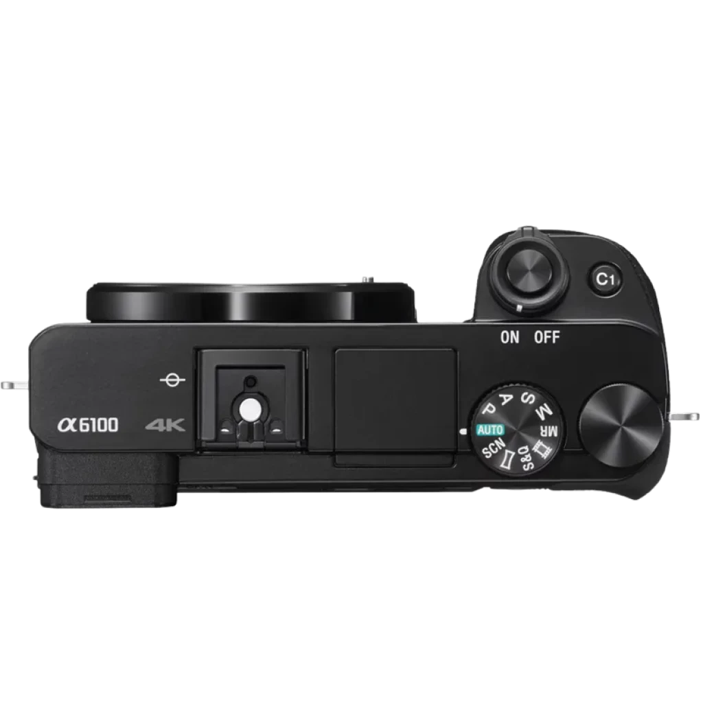 Sony Alpha 6100A negra vista superior con dial de modos, botón C1, interruptor ON/OFF, zapata para flash, logo 4K y montura de lente APS-C sin objetivo mounted