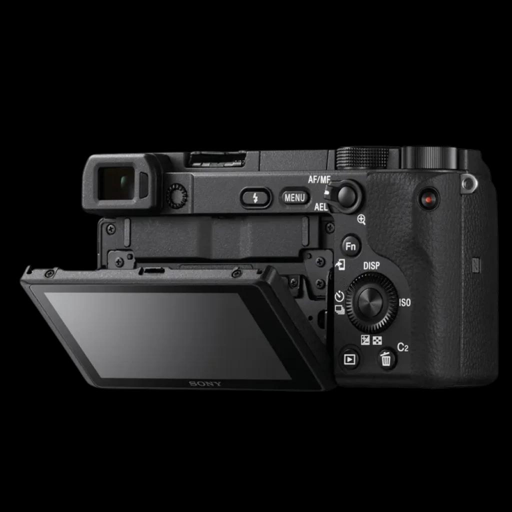 Sony α ILCE-6400AK con pantalla táctil abatible, visor electrónico, diales de control y agarre texturizado; kit con objetivo 16-50 mm compacto