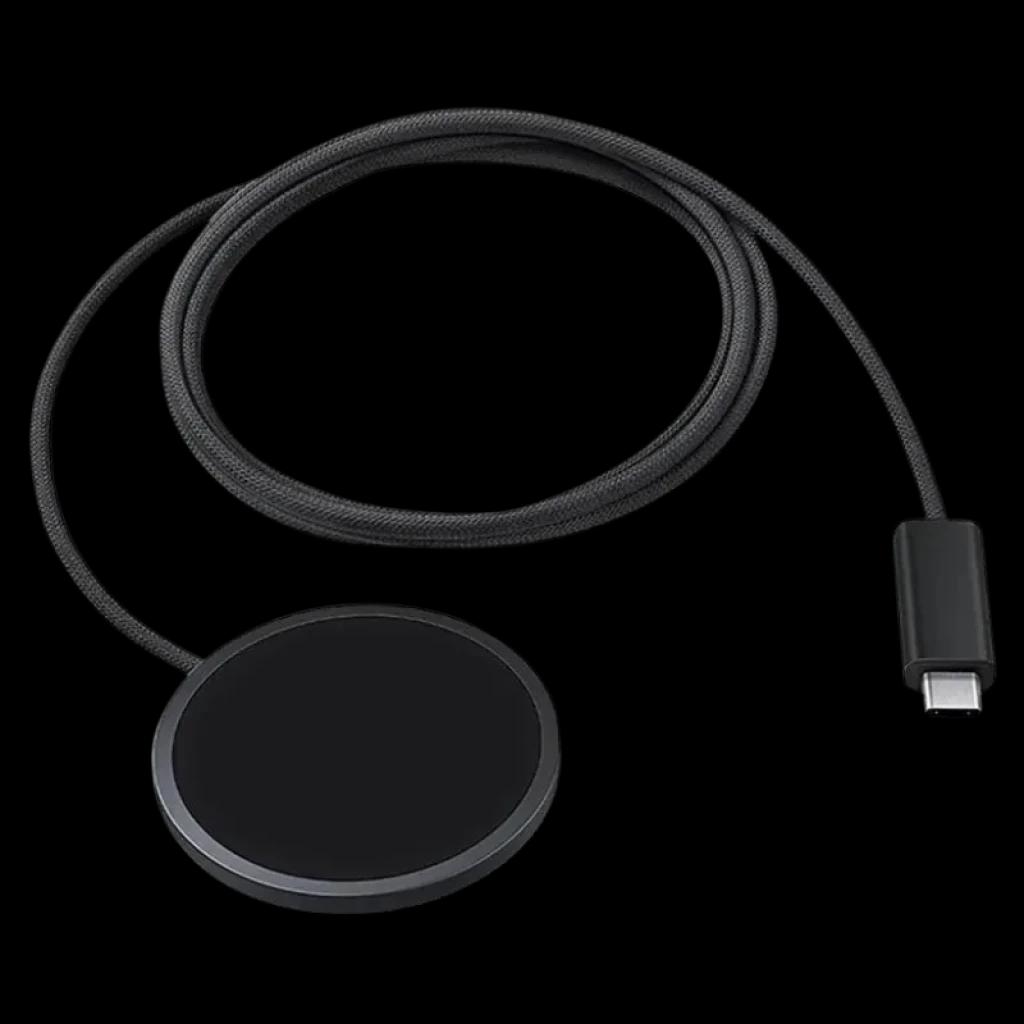 Base de carga inalámbrica magnética negra con cable trenzado largo y conector USB‑C, diseño compacto y minimalista para carga rápida Samsung EP-P2900TBE