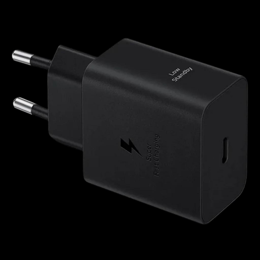 Adaptador de pared USB‑C negro Samsung con clavija europea, acabado mate y logotipo Super Fast Charging. Diseño compacto, bordes redondeados y puerto