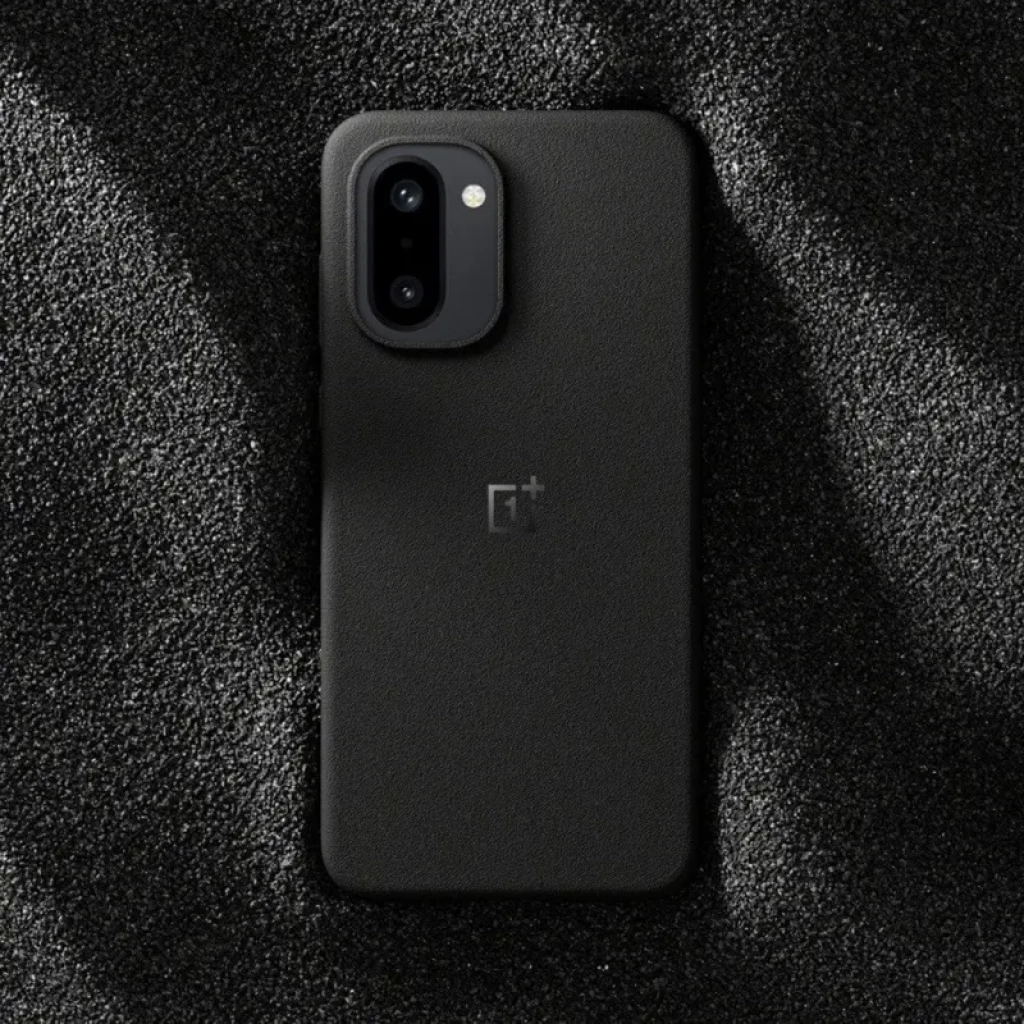 Funda Magnética OnePlus 15R Sandstone Negro con textura arenosa antideslizante, acabado mate, recorte preciso para cámara doble y logo OnePlus centrado