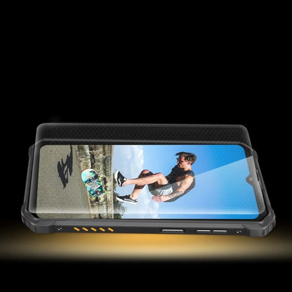 Oukitel WP23S naranja robusto con marco reforzado, pantalla amplia con notch tipo gota y botones laterales texturizados; diseño resistente IP69K