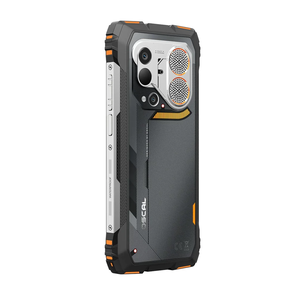 Smartphone Oscal Pilot 6 naranja con carcasa rugerizada negra y detalles naranjas, cámara trasera triple con módulo dual circular y altavoces metálicos