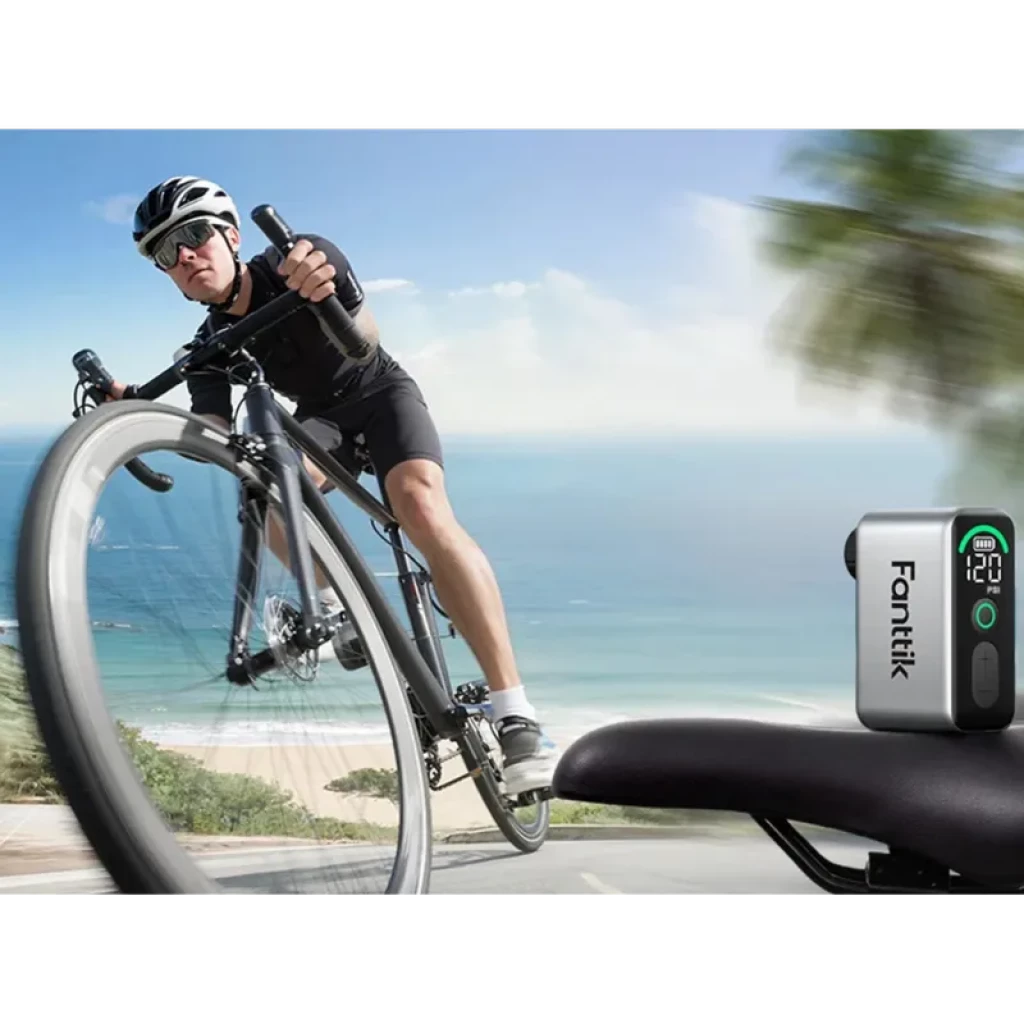 Fanttik X10 Ace Tiny 120 PSI 130g mini bomba eléctrica compacta con pantalla digital y botón, diseño portátil en gris y negro para ciclismo